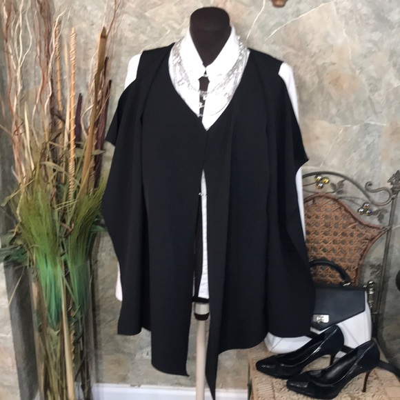 Simply Emma. 🌹 Stunning Deep rich black double layered long vest. - Picture 11 of 11